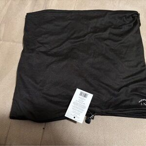 Beyond Yoga Pocket Infinity Scarf